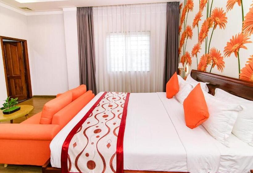 سوییت اجرایی, Long Bao Chau