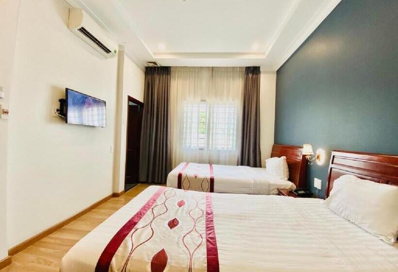 اتاق لوکس, Long Bao Chau