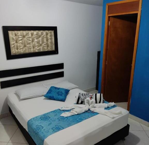 חדר דלוקס לשלושה, Miami Beach