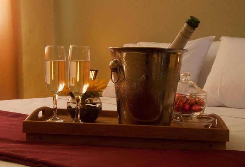 בונגלו משפחתי, Punta Sal Bungalows