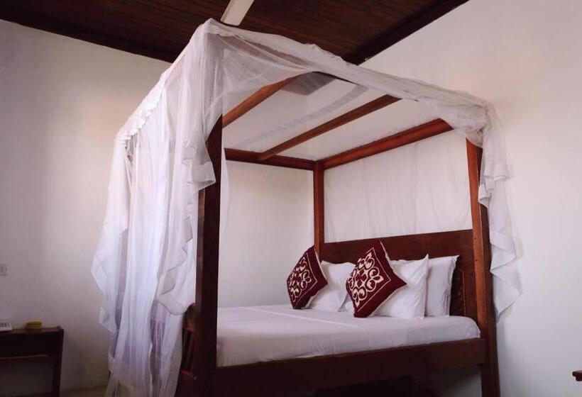 디럭스 룸, Shangani