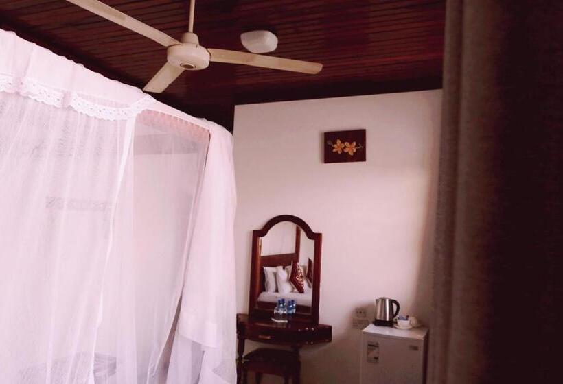 스탠다드 트리플 룸, Shangani