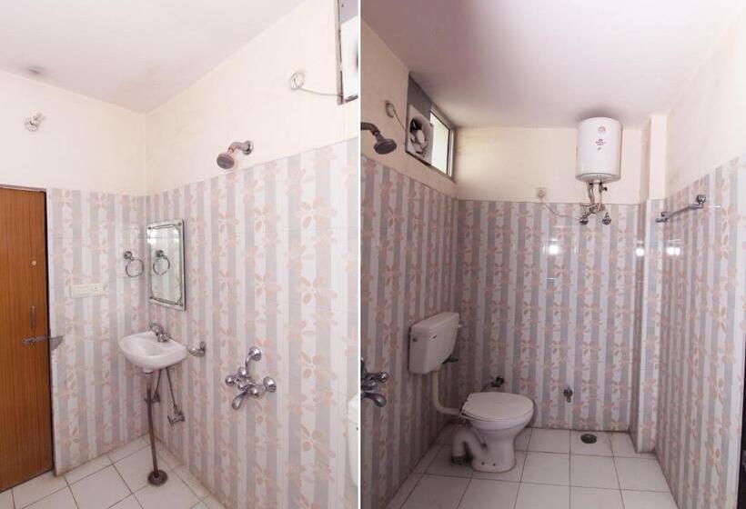 اتاق لوکس, Capital O Hotel Shantila Inn