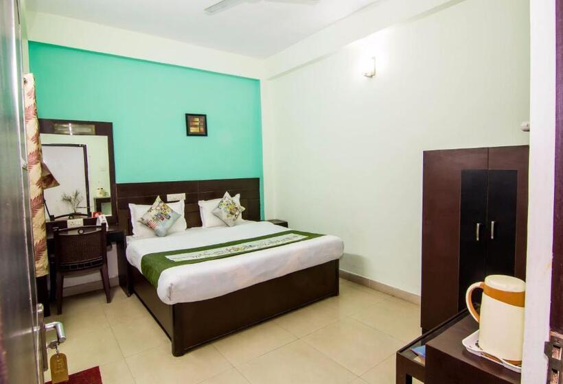 اتاق استاندارد با تخت بزرگ, Capital O Hotel Shantila Inn