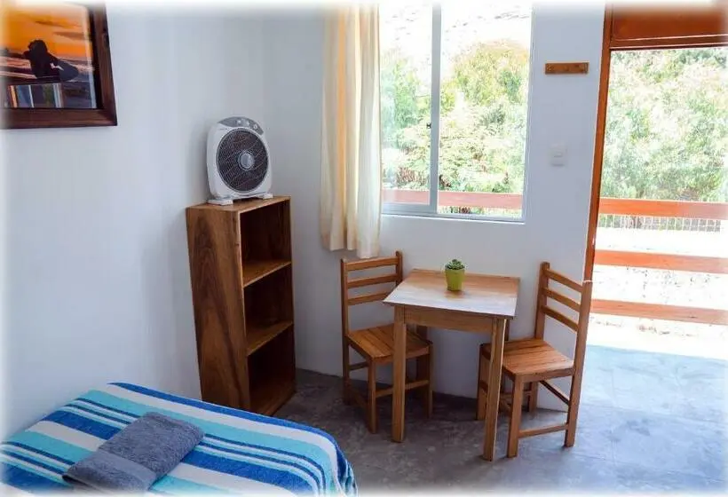 اتاق استاندارد با سرویس بهداشتی مشترک, Atma Hostel & Yoga