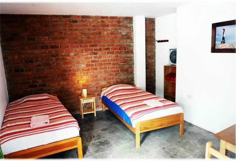 اتاق استاندارد با سرویس بهداشتی مشترک, Atma Hostel & Yoga