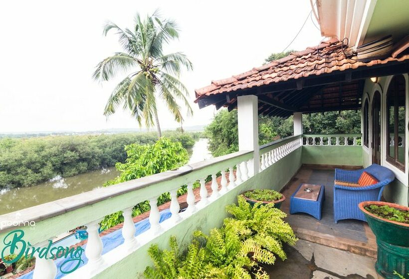 带河湖景观的套房, Poorna Birdsong