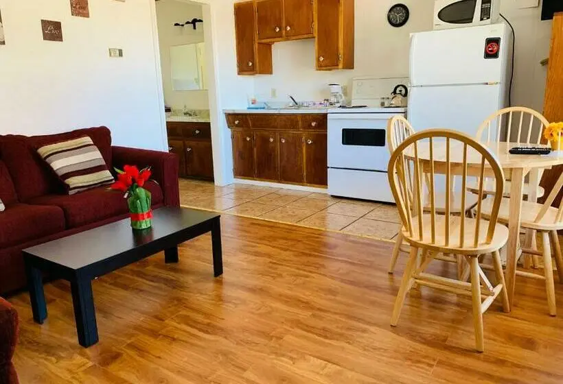 سوییت, Fair Isle Motel