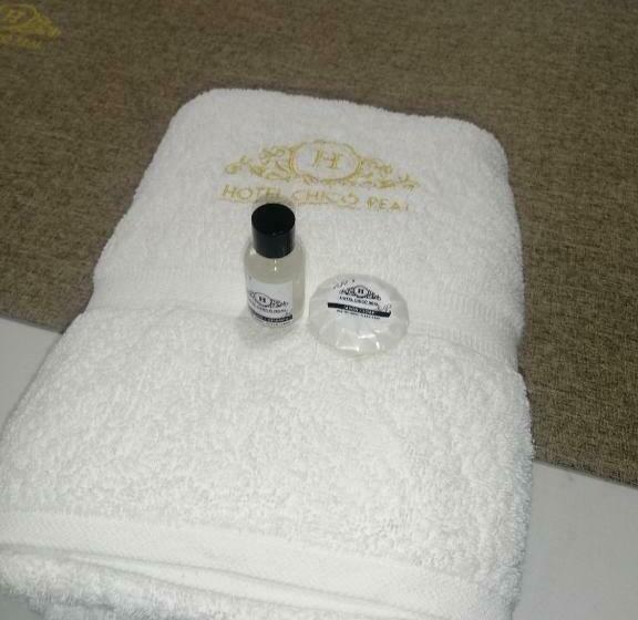 غرفة قياسية رباعية, Chico Real