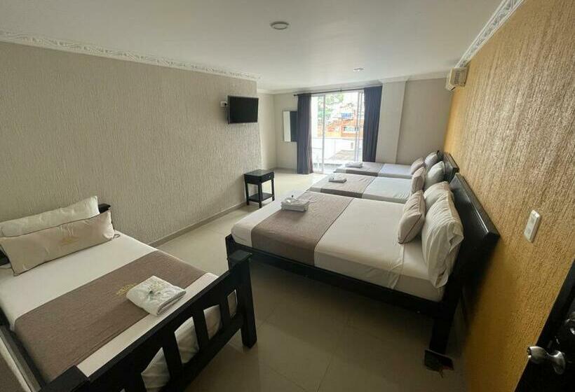 غرفة سوبيريور عائلية, Chico Real