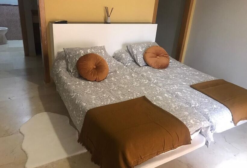 غرفة قياسية ثلاثية, La Atalaya