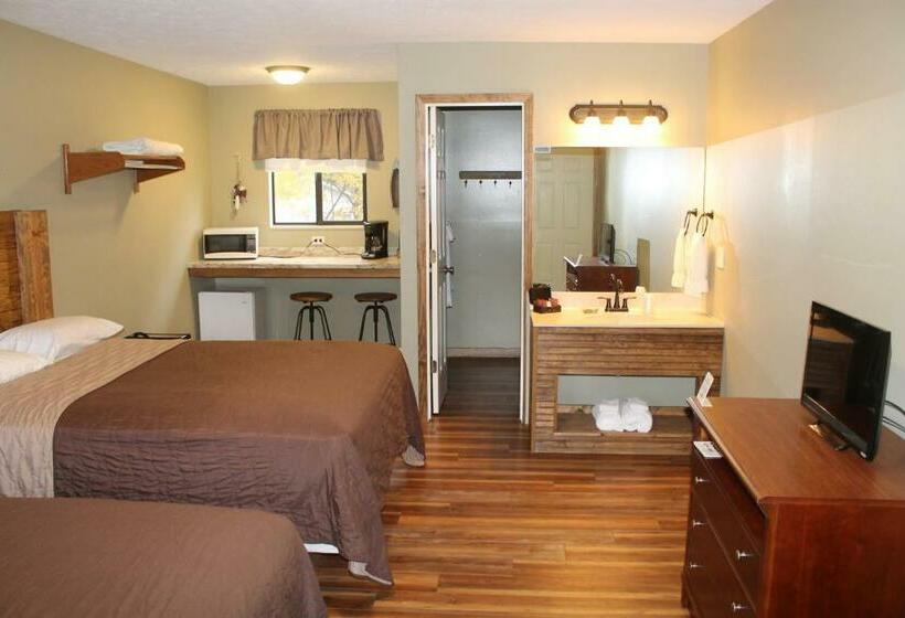 חדר סטנדרט נוף לבריכה, Timber Pointe Resort