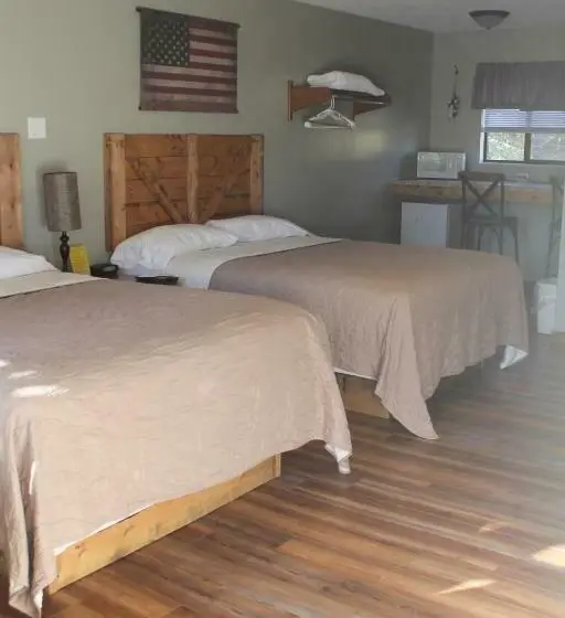プールビュースタンダードルーム, Timber Pointe Resort