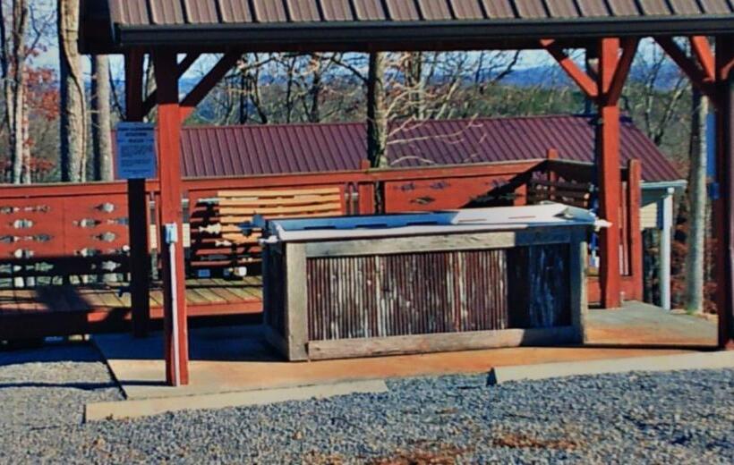 חדר סטנדרט נוף לבריכה, Timber Pointe Resort