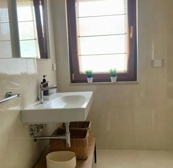 スタンダードルーム, Anna House