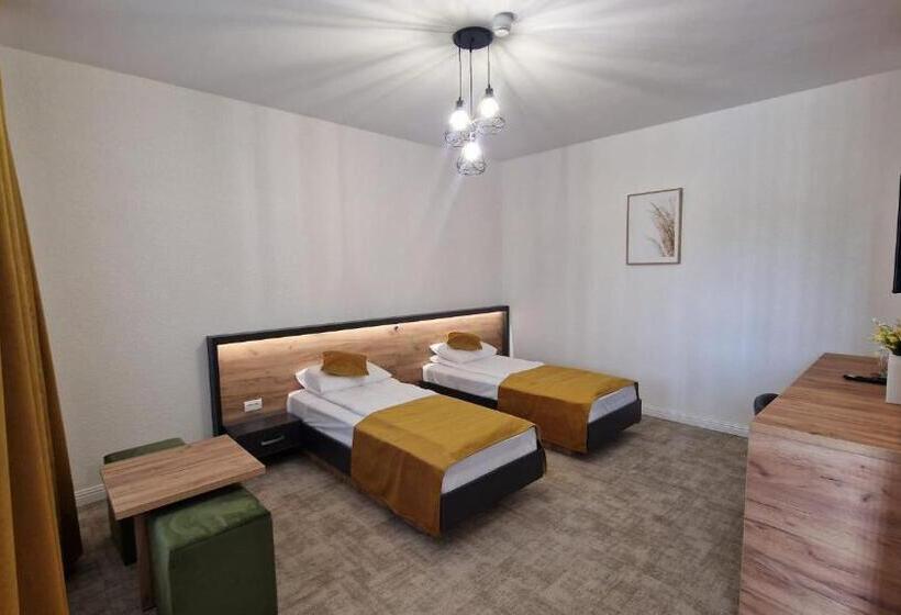 غرفة قياسية, La Chambre