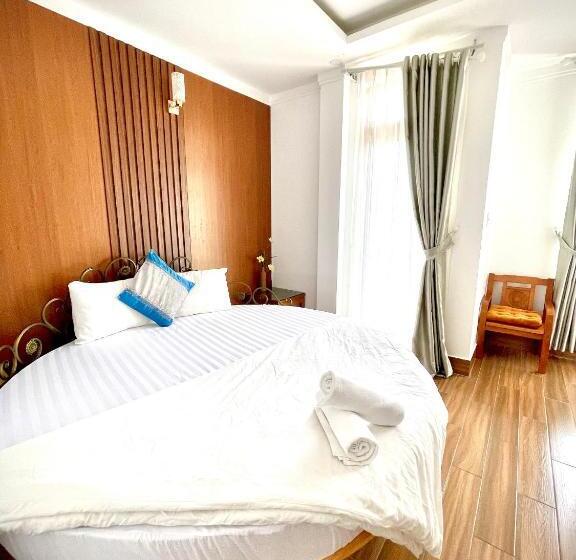 اتاق لوکس, Oriana Villa