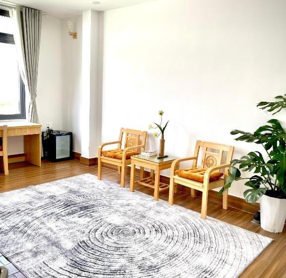 اتاق لوکس, Oriana Villa