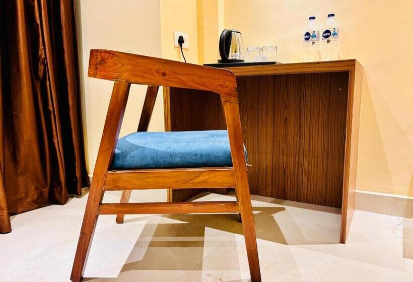 اتاق خانوادگی, Petal