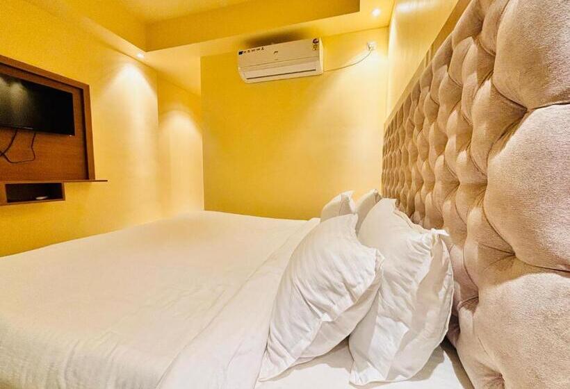 اتاق خانوادگی, Petal