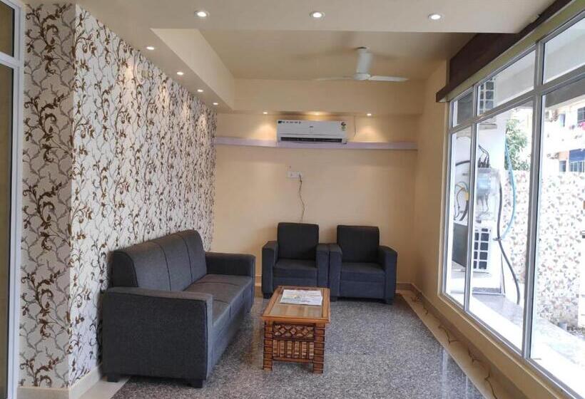 اتاق خانوادگی, Petal