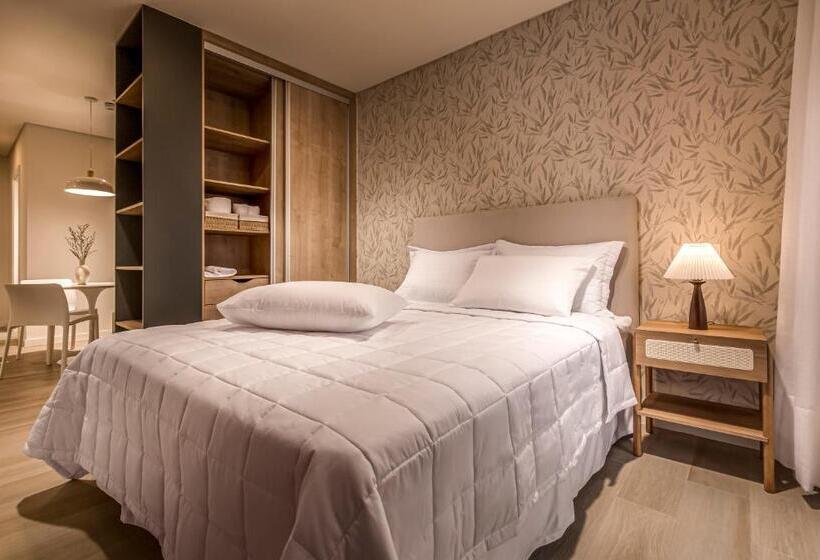 استودیوی سوپریور, Houze Stay & Residences By Ava