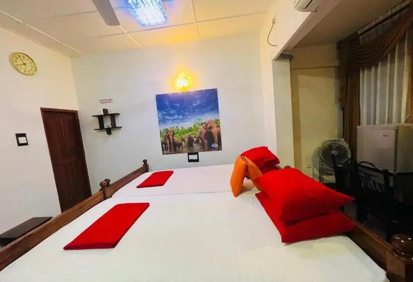 デラックスルーム, Senathilaka Guest Inn