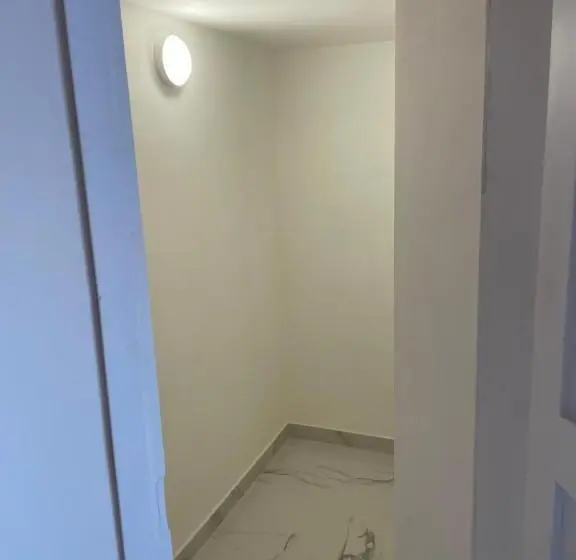 スタンダードルーム, Real Home