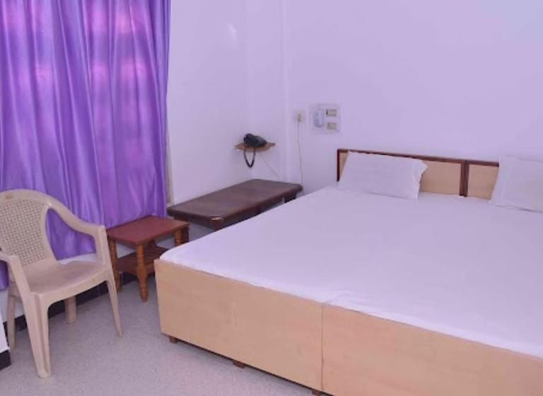 Номер Deluxe, Gangaram & Guest House Bhuj