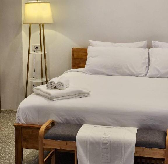 جناح عائلي, The Duck Cafe And Resort