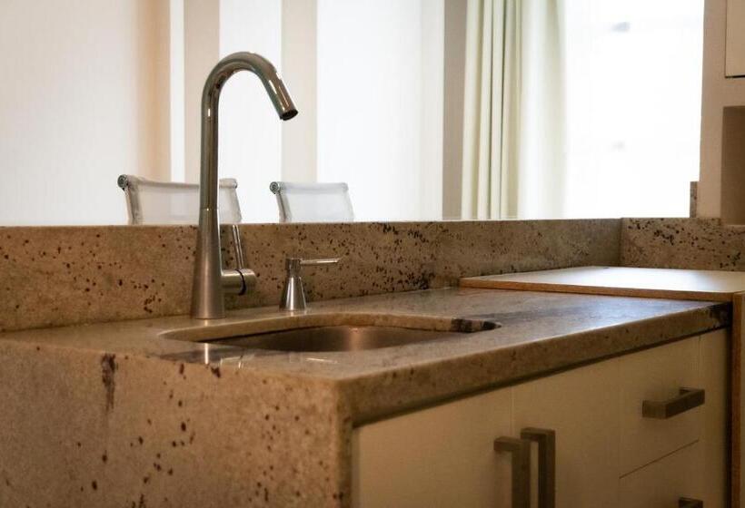 スタンダードルーム, Infinity Suites Habitación Doble 208