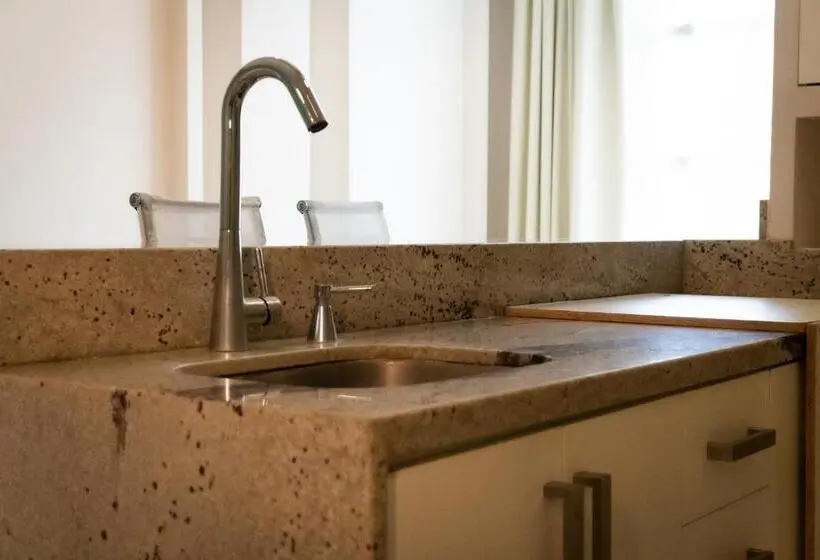 اتاق استاندارد, Infinity Suites Habitación Doble 208