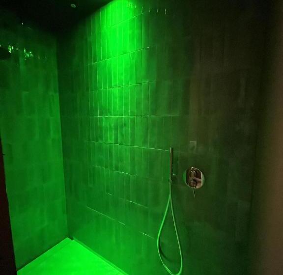 اتاق استاندارد با چشم‌انداز کوهستان, Marina Boutique Rooms