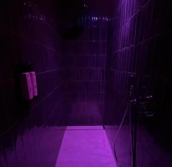 اتاق استاندارد با چشم‌انداز استخر, Marina Boutique Rooms
