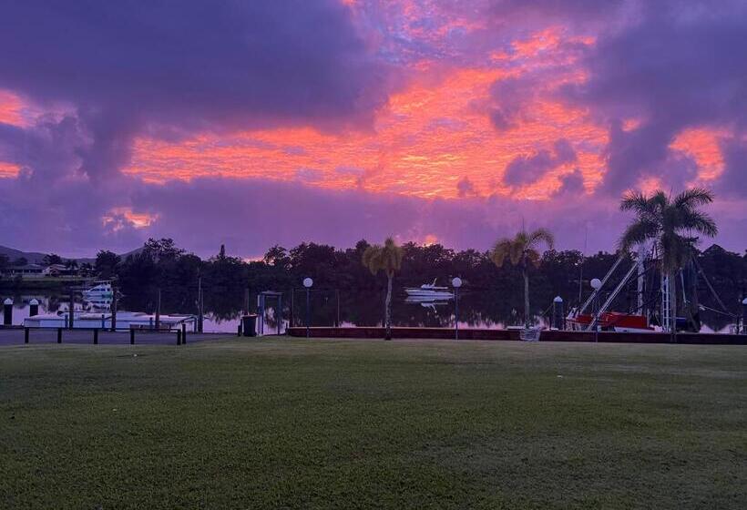 バルコニー付きスタンダードルーム, Innisfail Riverfront Motel