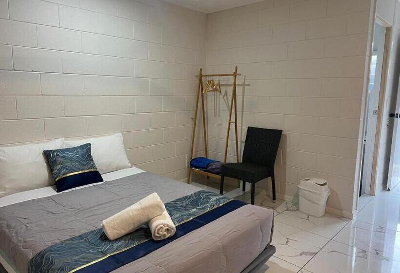 デラックススイート, Innisfail Riverfront Motel