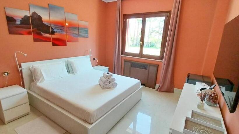 اتاق خانوادگی با چشم‌انداز باغ, Villa Giulia