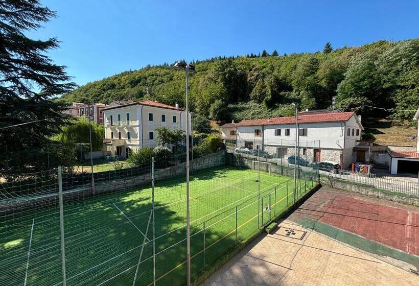 חדר סטנדרט עם מרפסת, Fanesia Coliving