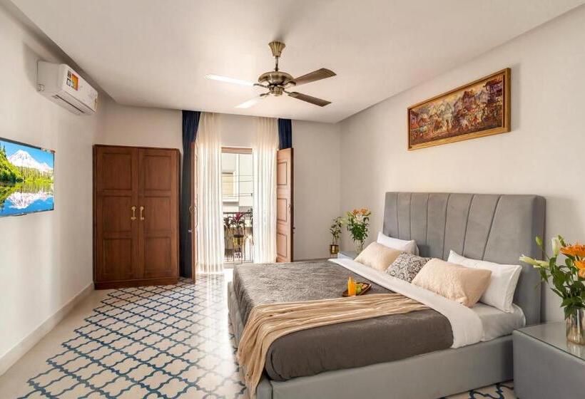 标准工作室, Casa Palacio