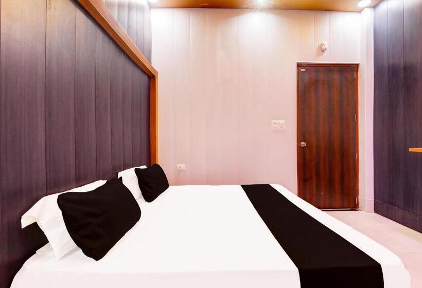 三人经典房间, Oyo Shagun Palace