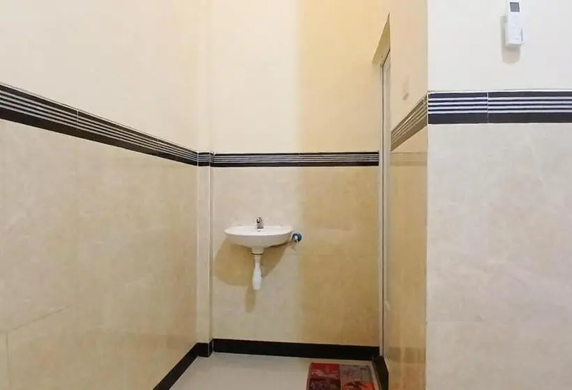 スタンダードルーム, Reddoorz At Dien Homestay Syariah Alun Alun Pasuruan