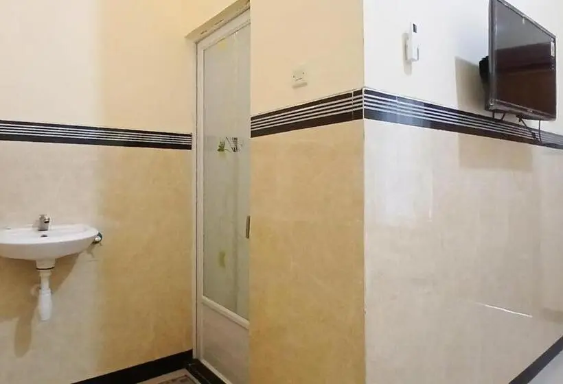 スタンダードルーム, Reddoorz At Dien Homestay Syariah Alun Alun Pasuruan