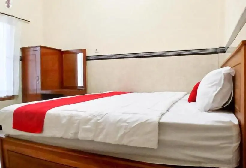 スタンダードルーム, Reddoorz At Dien Homestay Syariah Alun Alun Pasuruan