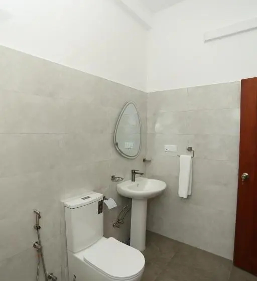 Perhehuone Merinäkymä, Sisi S Place