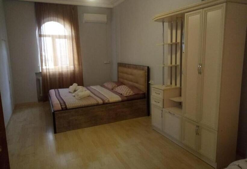 Familiekamer met Gedeelde Badkamer, Classy And Cozy Hostel