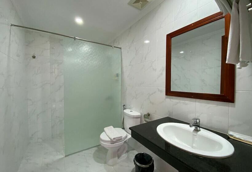 Deluxe Room, Centrana