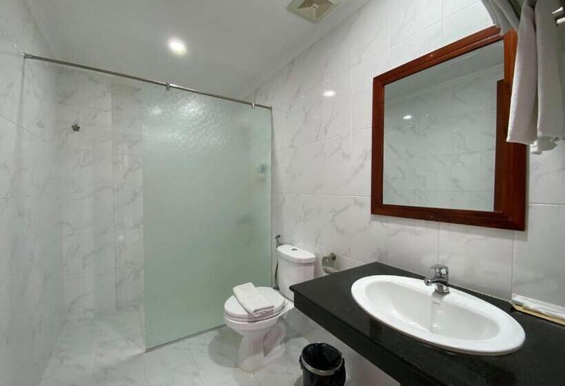 Deluxe Room, Centrana