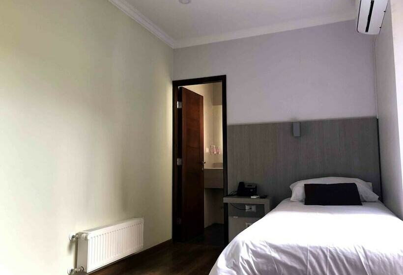 Quarto Estandar Individual, Elisa Cole