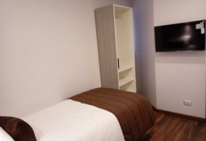 Quarto Estandar Individual, Elisa Cole