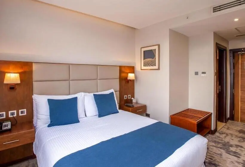 バルコニー付きデラックスルーム, Golden Tulip Canaan Kampala